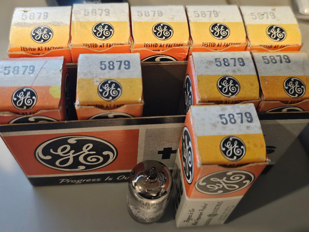 NOS GE 5879 Sylvania